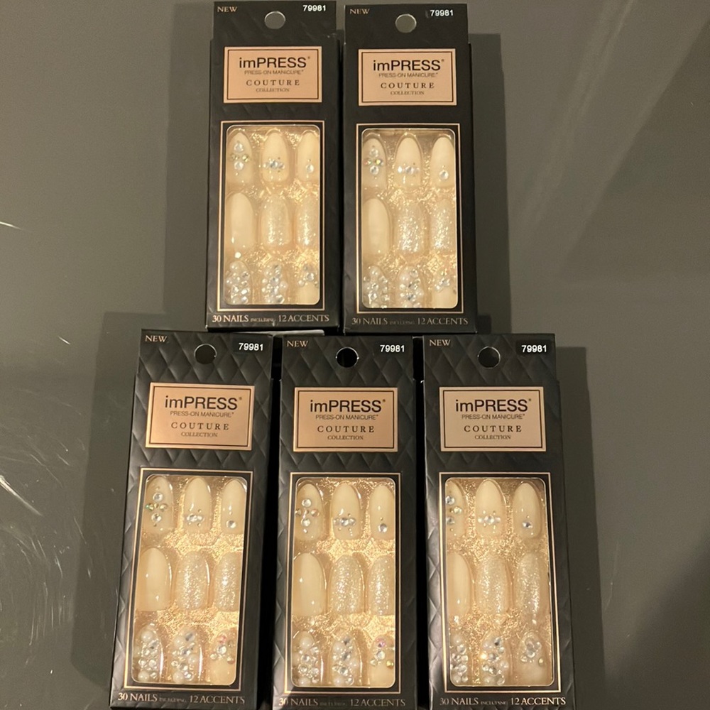 NWT set of 5 impress nails medium almond